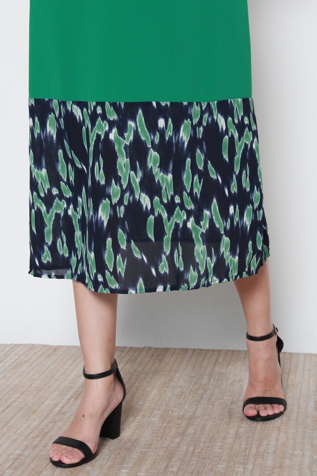 Mallory Sleeveless Colorblock Tiered Midi Dress in Green