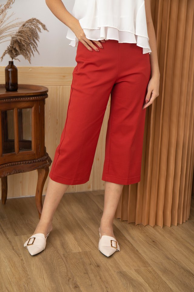 Madiana Modern Cropped Pants in Red