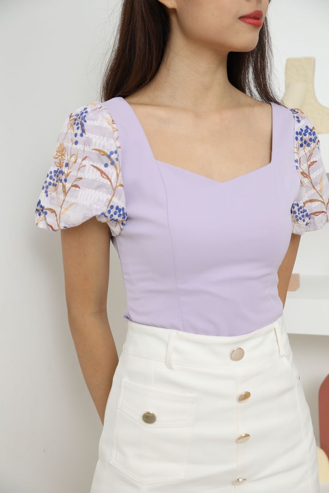 Arella Floral Puffy Sleeves Top in Lavender