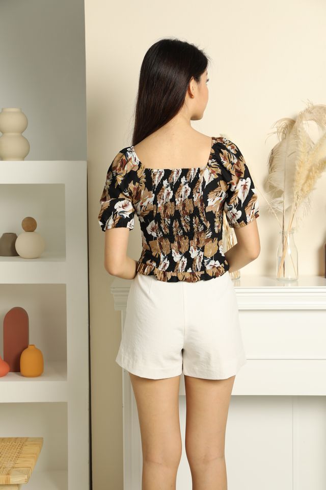 Rylie Ruched Floral Top in Cream in Black